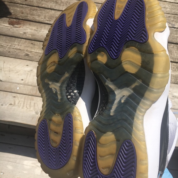 Air Jordan 11 Low ‘Concord’ - Picture 4 of 6